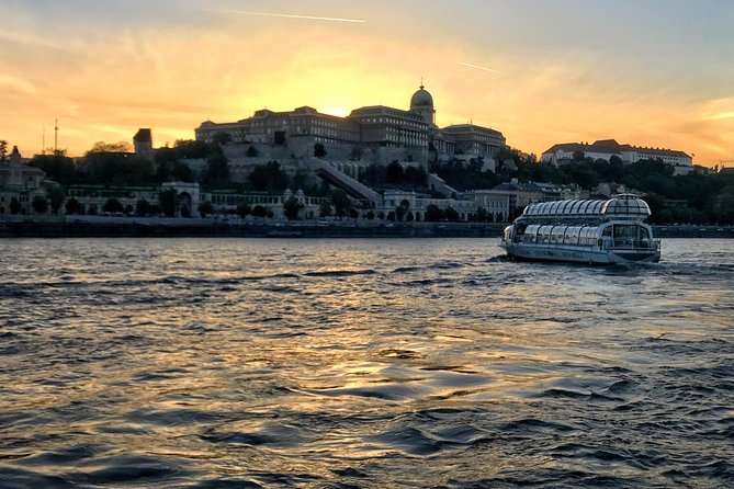 Budapest Danube River Candlelit Dinner Cruise with Live Music - Comfort and timing: what the 2.5 hours feels like