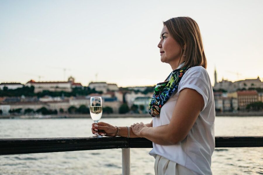 Budapest: Danube River Cruise with Dinner and Prosecco - FAQ