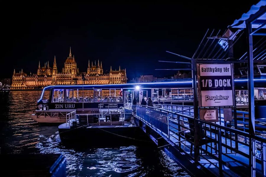 Budapest: Danube River Sightseeing Cruise with Audio Guide - Margaret Bridge to Müpa and the modern riverfront feel