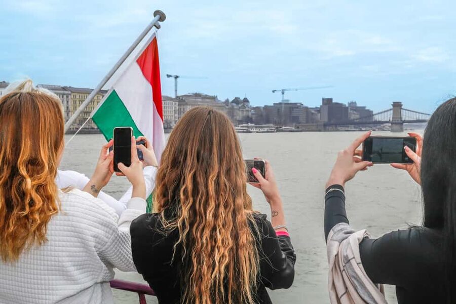 Budapest: Danube River Sightseeing Cruise with Audio Guide - Daylight versus night cruises: when the city lights do the talking