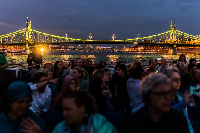 Budapest Danube River Sightseeing Night Cruise with Drink - Chain Bridge and the Suspension Lights: When the City Feels Like a Movie