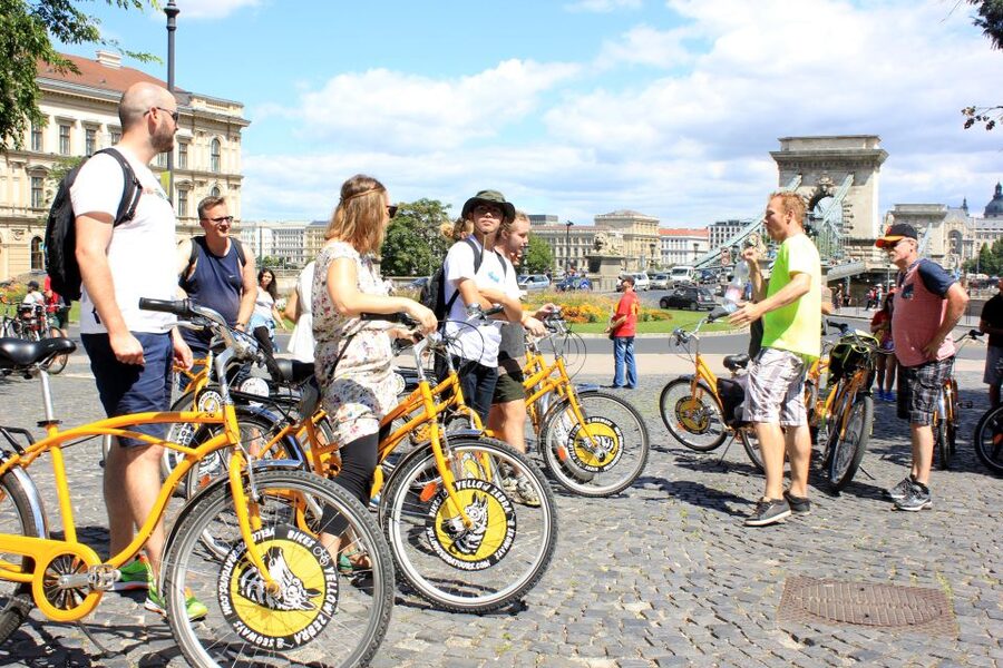 Budapest: Danube River Views Bike Ride - Meeting at Yellow Zebra Bikes and Segways, Karoly krt