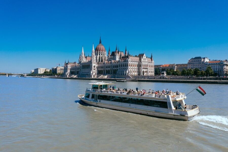 Budapest: Day or Night River Cruise on Panoramic Boat - Key points worth clocking before you go
