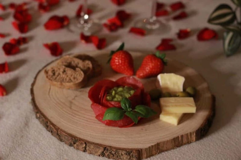 BUDAPEST, Day Spa : Couples Massage with Roses Bubble Bath - 60-Minute Couples Massage: The Main Event for Relaxation