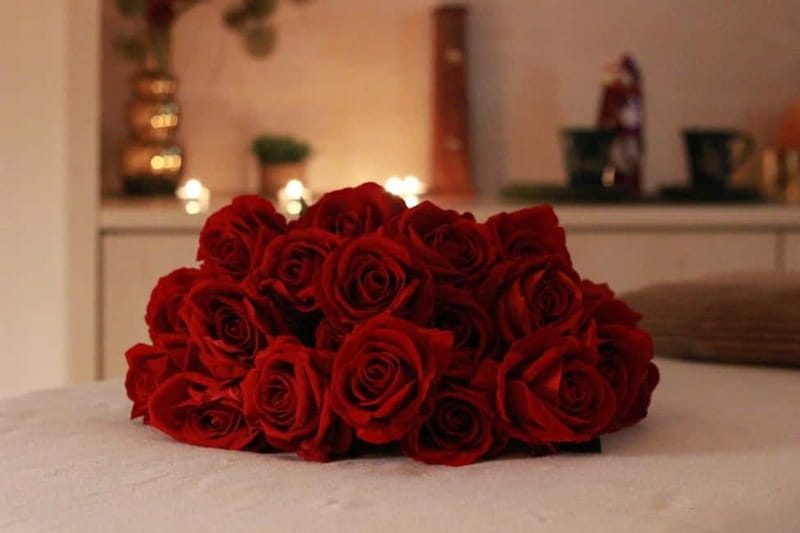 BUDAPEST, Day Spa : Couples Massage with Roses Bubble Bath - Rosewater Champagne Bath with Rose Petals, Candles, and Gourmet Food