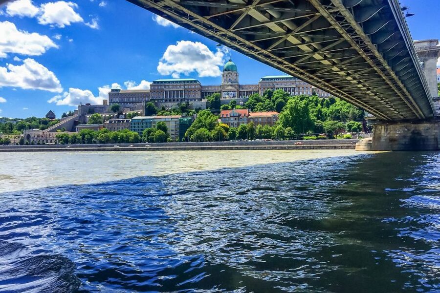 Budapest: Daytime Sightseeing Boat Cruise - Price and value: why about $23 can make sense for 70 minutes