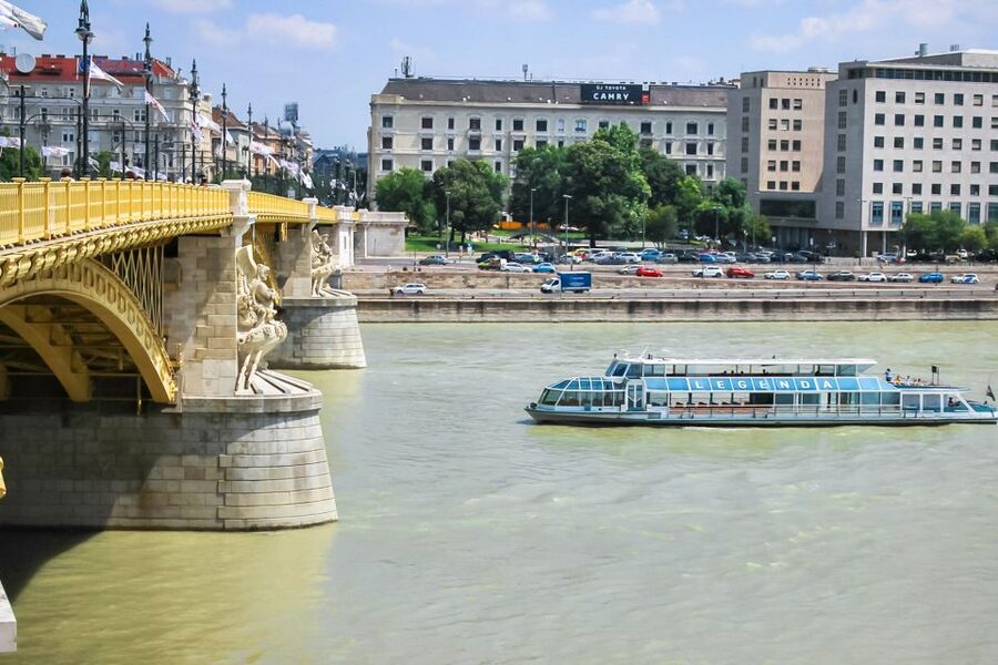 Budapest: Daytime Sightseeing Boat Cruise - Who this cruise is best for, and who may want a different choice
