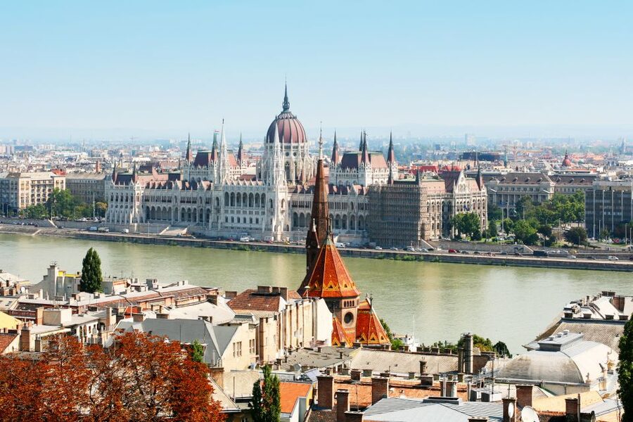 Budapest: Daytime Sightseeing Boat Cruise - Dock 7 and getting settled fast at Jane Haining rakpart