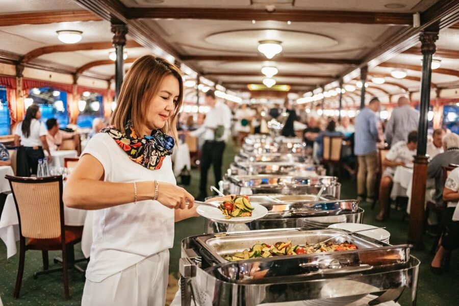 Budapest: Dinner Cruise with Live Music and Folk Dance Show - Should You Book This Budapest Danube Dinner Cruise?