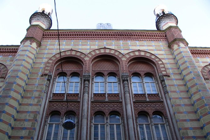 Budapest Dohany, Heroes', Rumbach synagogues & Jewish Ghetto Tour - Király Street and Gozsdu Udvar: learning the neighborhood between stops