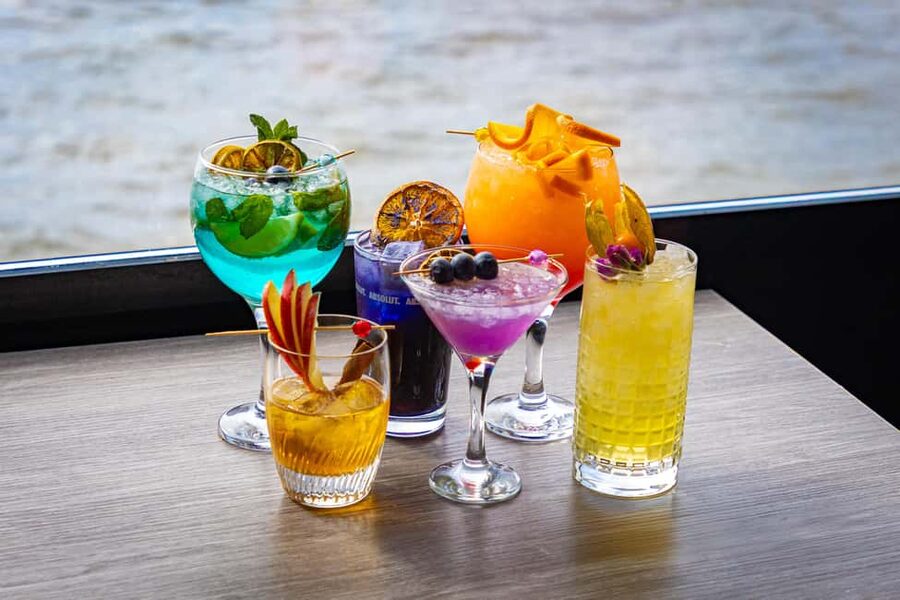 Budapest: Downtown Budapest Cocktail Cruise - Quick hits before you go