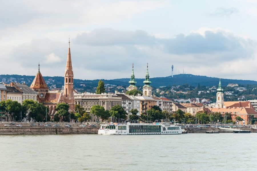 Budapest: Downtown Budapest Cocktail Cruise - Where the photos really come together