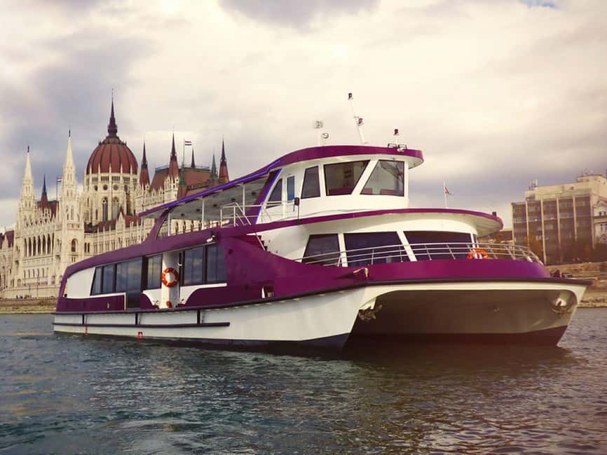 Budapest: Downtown Budapest Unlimited Booze Cruise - Photo Tips: Deck Choice and Window Cleanliness Matter