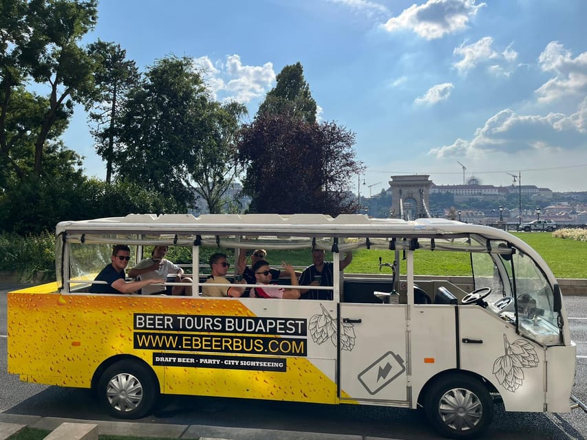 Budapest: eBeerBus Sightseeing Tour - Where you start: Heroes Square and how to find the right spot