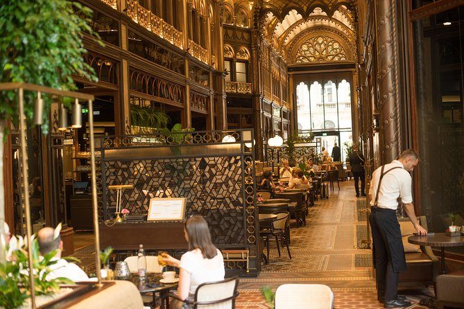 Budapest Essential Walk&Food tasting - Deák Ferenc Square to Elizabeth Square and the Opera House