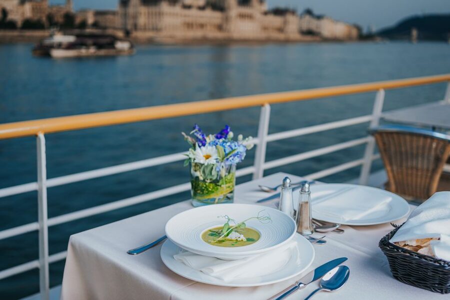 Budapest: Evening Cruise and Dinner with Welcome Drink - Key things I’d watch for before you book