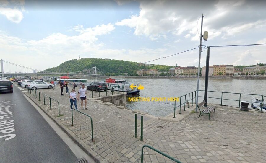 Budapest: Evening Cruise and Dinner with Welcome Drink - Stop-by-stop: how the timing feels during the evening