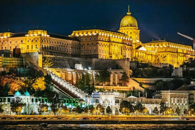 Budapest: Evening Cruise with 4-Course Dinner - Why this Danube dinner beats a regular restaurant stop