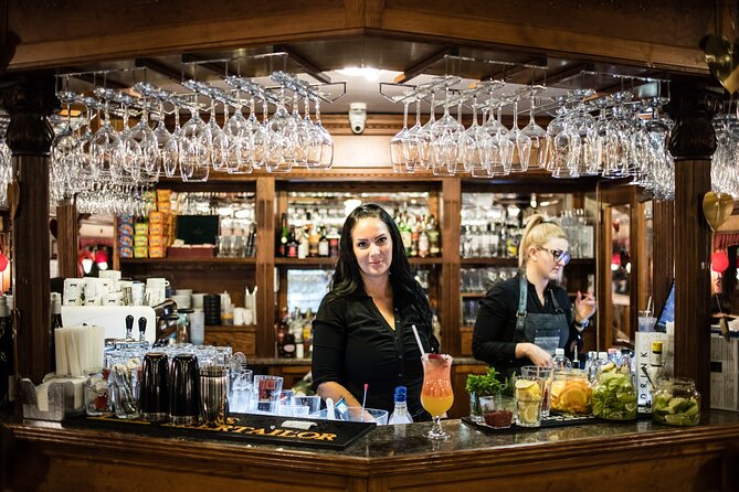 Budapest Evening Cruise with Entertainment and Drink Options - The Danube Route at Night: Chasing the Biggest Sights in a Single Ride