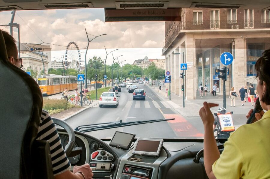 Budapest: Floating Bus Tour by Land and Water - Meeting at Széchenyi István Square 7, then you’re off