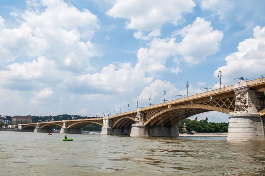 Budapest: Floating Bus Tour by Land and Water - Quick tips so your trip goes smoothly