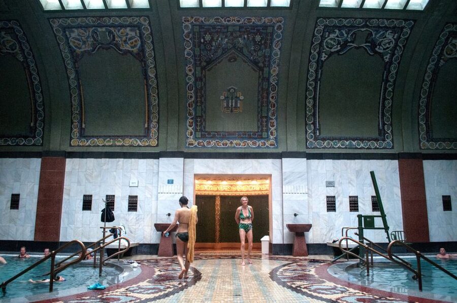 Budapest: Full-Day Gellért Spa Ticket - Food and Breaks: Keep It Simple Inside