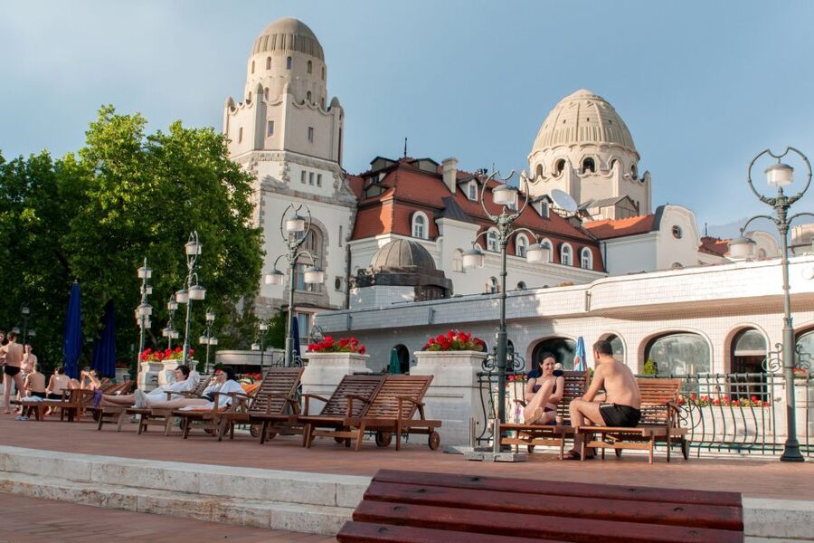 Budapest: Full-Day Gellért Spa Ticket - Getting There and What to Expect About Logistics