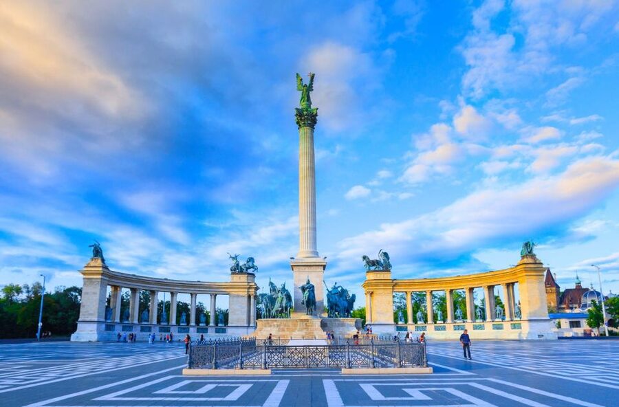 Budapest Full-Day Private Guide Services - Hotel Pickup, Meeting Point, and What You’re Actually Signing Up For