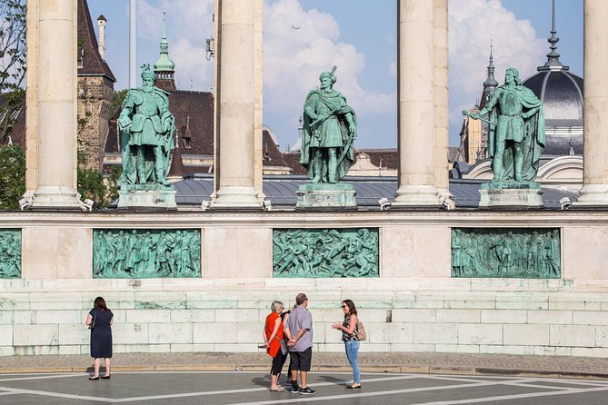 Budapest Grand Walk - The National Radio Building and 1956, history you can point at
