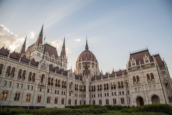 Budapest Grand Walk - Jewish Quarter walk: Grand Synagogue area, Gozsdu udvar, and Király utca