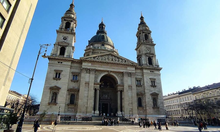 Budapest: Guided City Walking Tour in Buda and Pest - Parliament photo stop near the Danube: the classic view, timed well