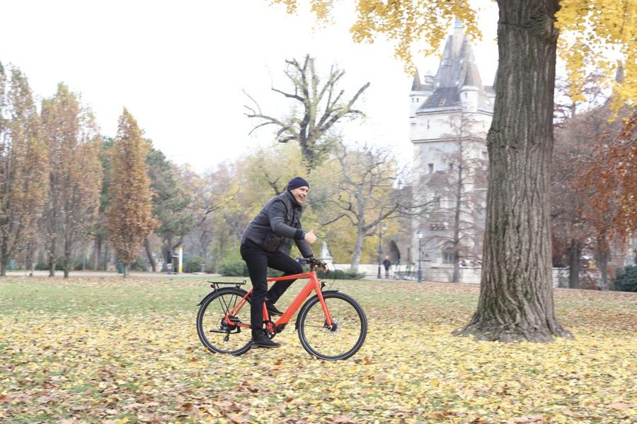 Budapest: Guided Downtown Electric Bike Tour - Shoes on the Danube and Chain Bridge: big photos, real-world limits