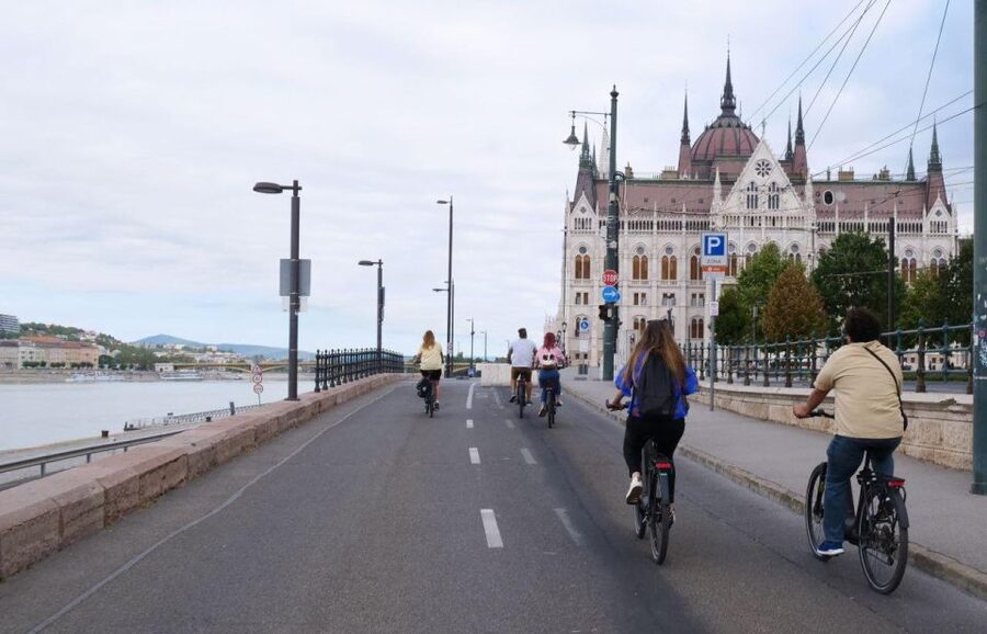 Budapest: Guided E-Bike Sightseeing Tour - Castle District: Fisherman’s Bastion and St Matthias Church