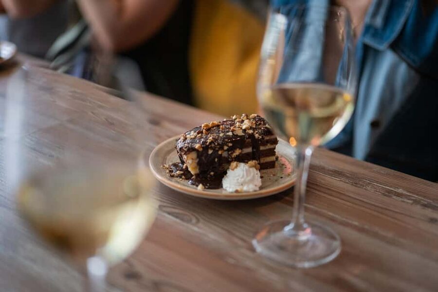 Budapest Guided Food Tour with Drinks Included - The Sit-Down Comforts: Nokedli and Flódni