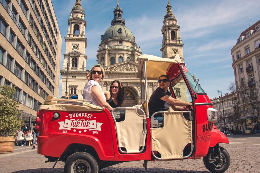 Budapest: Half-Day Exclusive Highlights Private Tour - The real value in a Budapest tuk-tuk highlights tour
