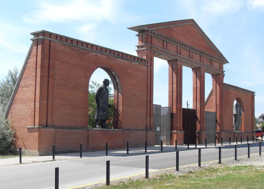 Budapest Half-Day Tour: Life Behind the Iron Curtain - Who should book this Iron Curtain half-day tour