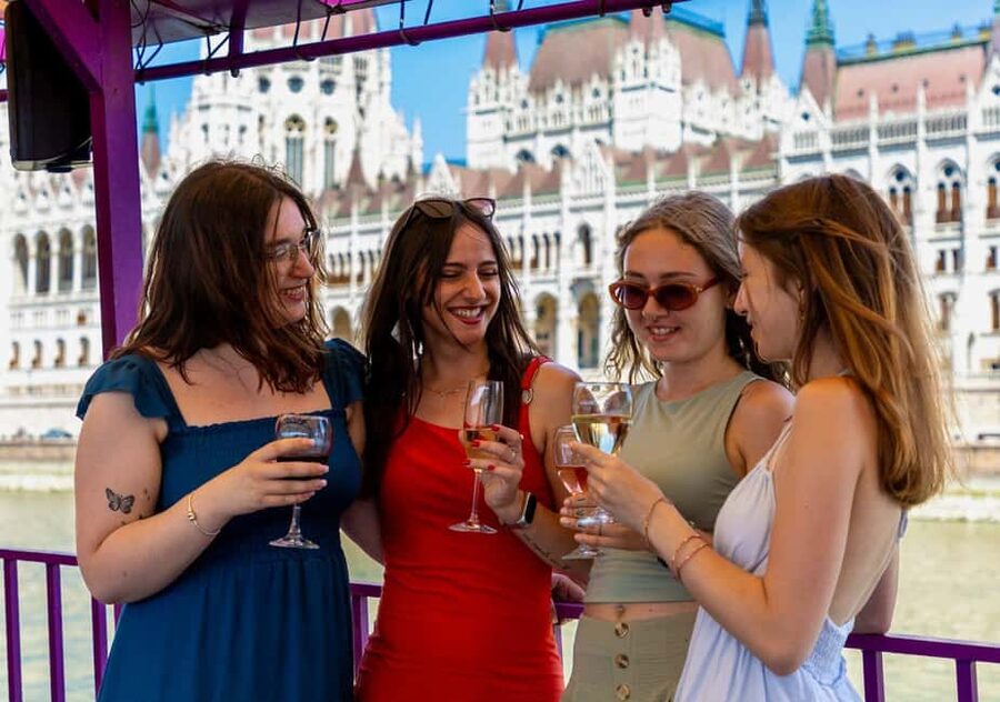Budapest: Happy Hour Sightseeing Cruise - Key Points to Know Before You Go