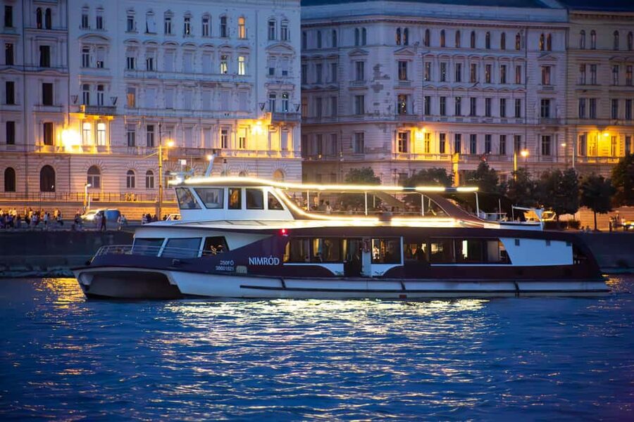 Budapest: Happy Hour Sightseeing Cruise - Why a 60-Minute Happy Hour Cruise Makes Sense in Budapest