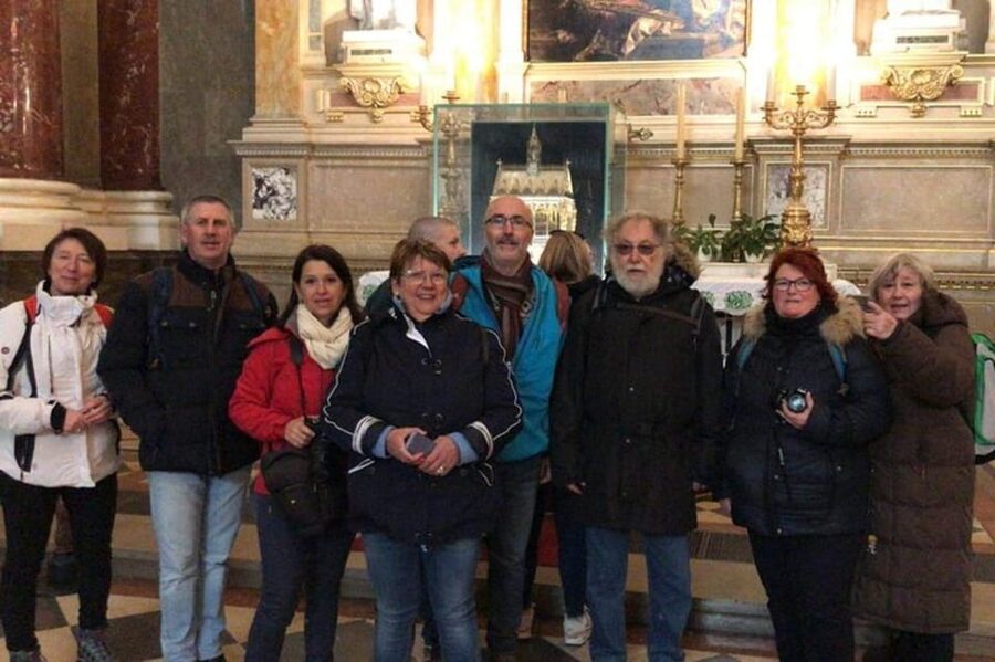 Budapest : Highlights & Hidden Gems Walking Tour - Private and customizable: what you gain for the $35 price