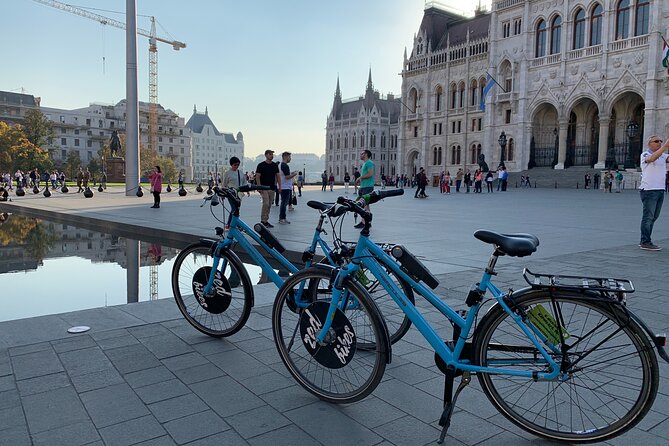 Budapest Highlights Private E-bike Tour - Stop 2: Great Synagogue and the Jewish Quarter story