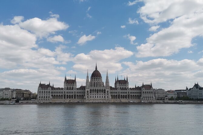 Budapest Highlights Private E-bike Tour - Stop 3: Andrassy Avenue, villas, and palace-scale architecture