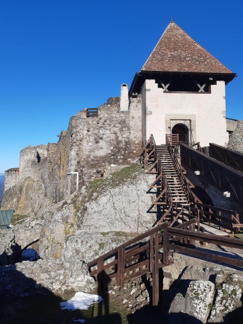 Budapest Hike to Visegrád Castle w or wo Sauna/Danube beach - Who should book this hike and sauna day