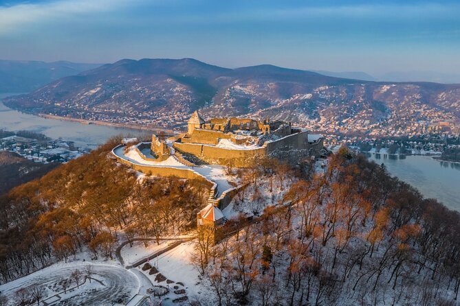 Budapest Hike to Visegrád Castle w or wo Sauna/Danube beach - The forest hike to a castle cliff above the Danube Bend