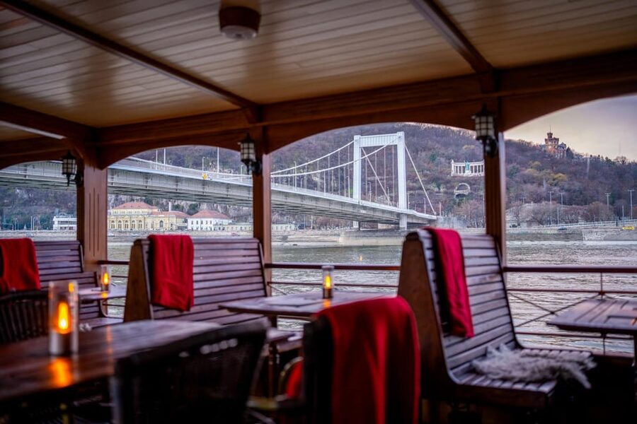 Budapest: Historic Cruise with Welcome Drink - Inside Warmth, Outside Photos, and a Boat That Feels Cozy