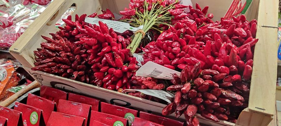 Budapest: Hungarian Cuisine in the Market Hall (german) - Key highlights that make this tour worth your time