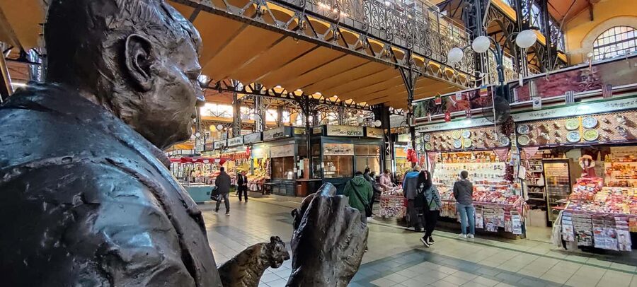 Budapest: Hungarian Cuisine in the Market Hall (german) - What you’ll actually taste: salami, cheese, paprika, pickles, honey, and more