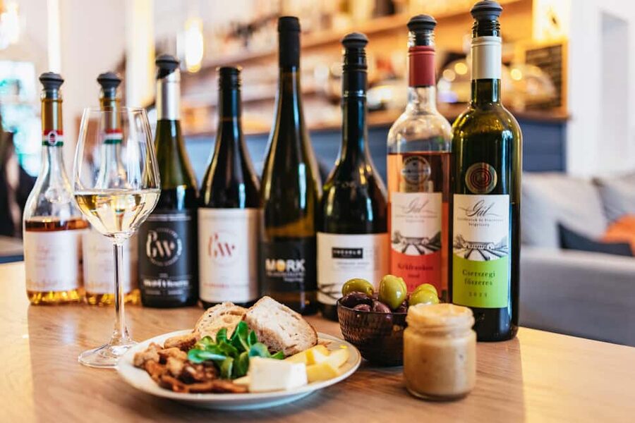 Budapest: Hungarian Wine Tasting with 7 Wines and Tapas - Key things that make this Budapest tasting worth your time