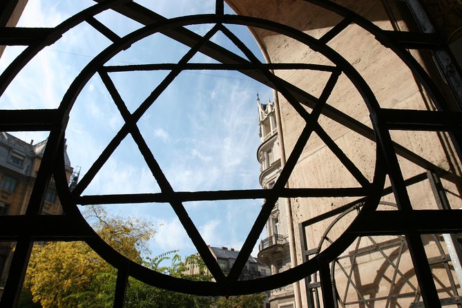 Budapest Jewish Heritage Memorial Walking Tour & Synagogue Entry - Kazinczy Street Synagogue and the kosher food moments