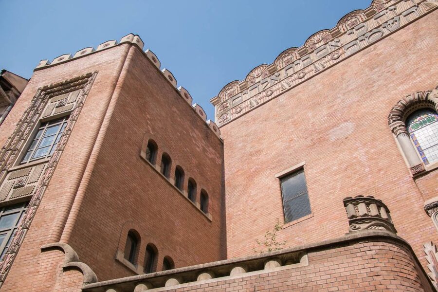 Budapest: Jewish Heritage Walking Tour with Historian Guide - Rumbach Street Synagogue: where the architecture does the talking