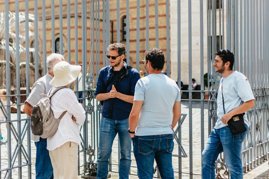Budapest: Jewish History Guided Walking Tour with Historian - Three Synagogues You See From Outside, and What to Notice